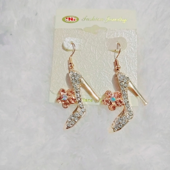 Gold-tone high-heeled shoe type earrings with rhinestones, Alloy shoes. Durable - Picture 2 of 8
